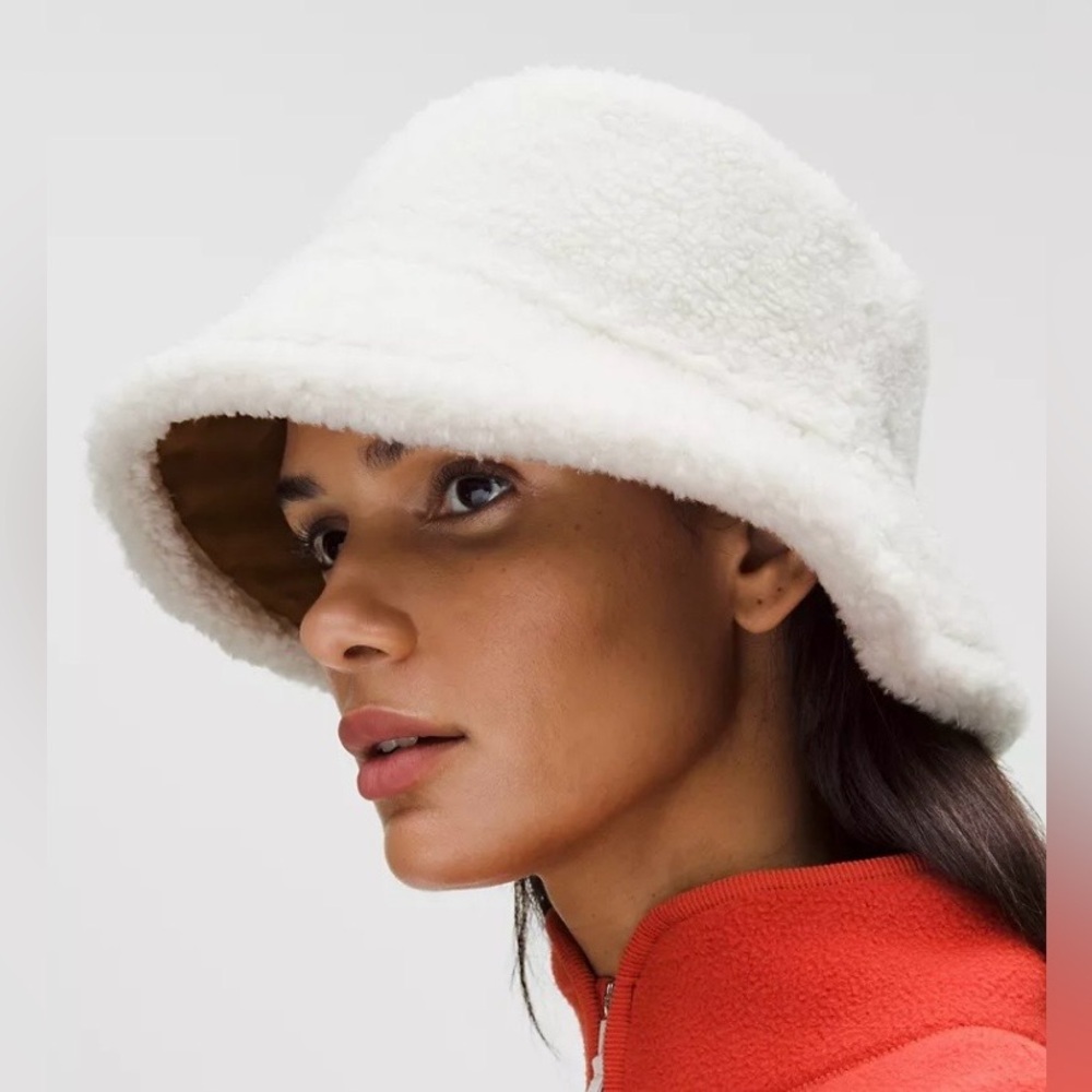 Lululemon Bouclé Fleece Reversible Bucket Hat Brown Ivory L/XL NWT - Picture 3 of 10